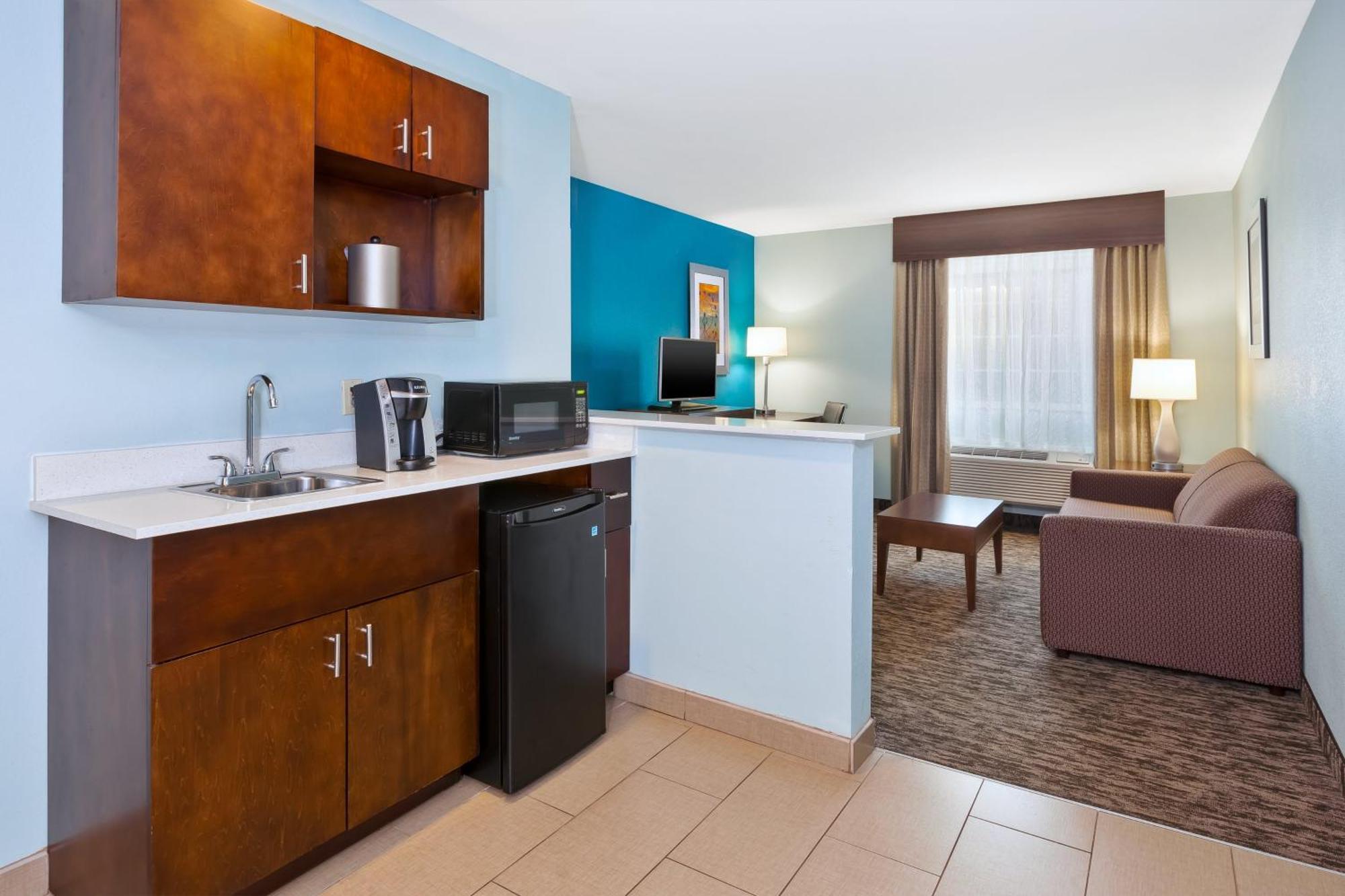 Holiday Inn Express & Suites Carmel North - Westfield By Ihg Exterior photo