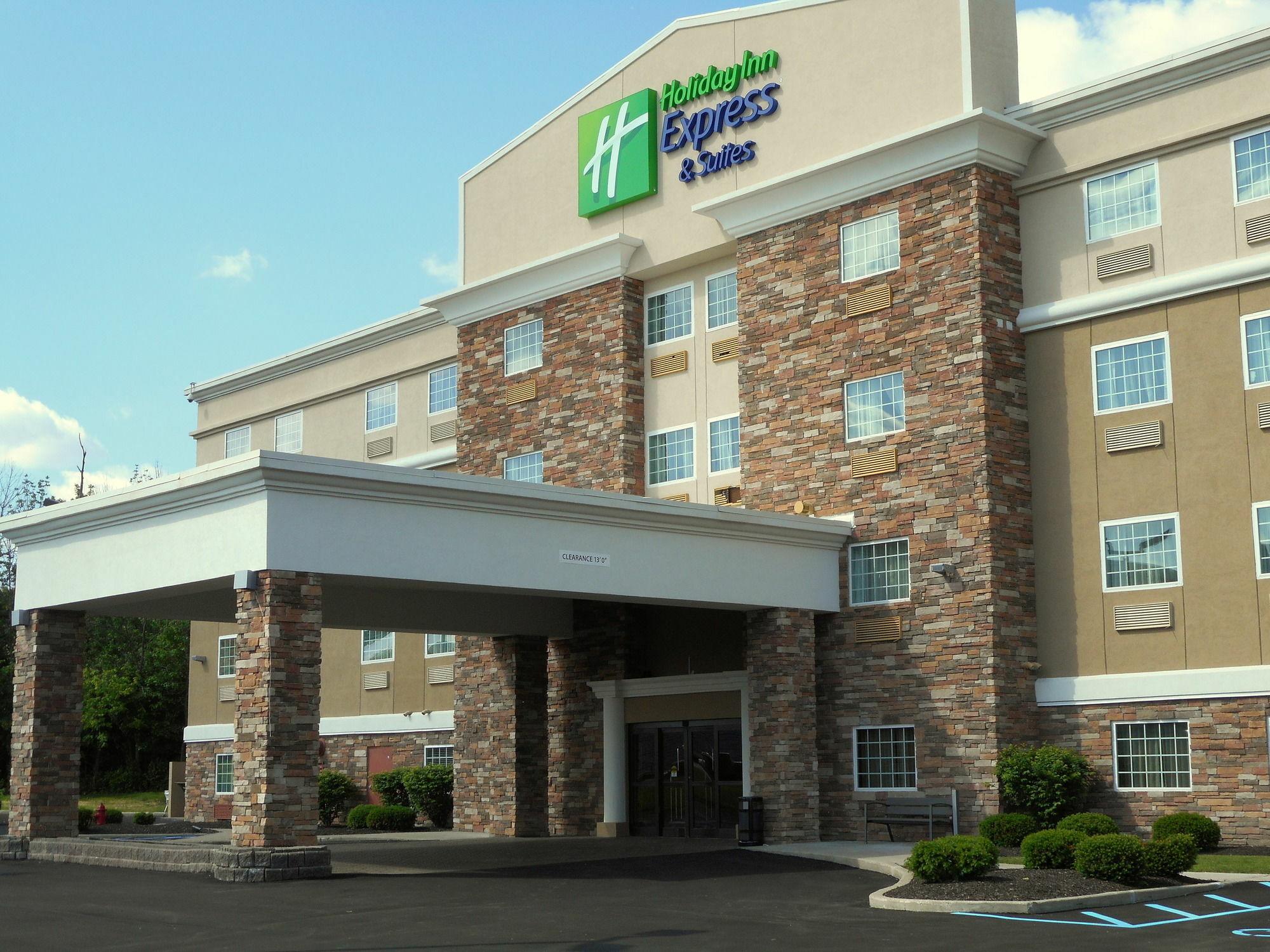 Holiday Inn Express & Suites Carmel North - Westfield By Ihg Exterior photo
