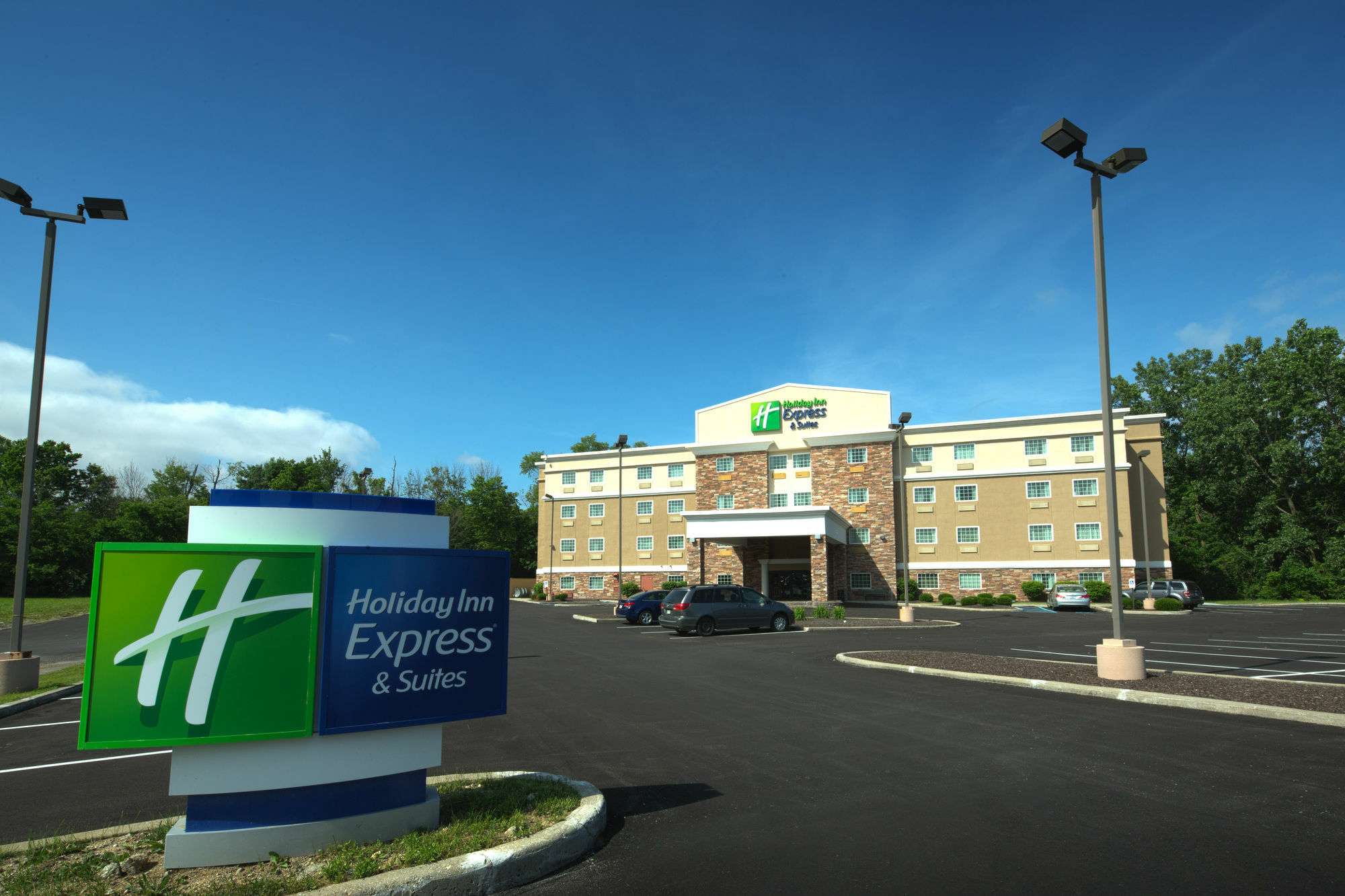 Holiday Inn Express & Suites Carmel North - Westfield By Ihg Exterior photo