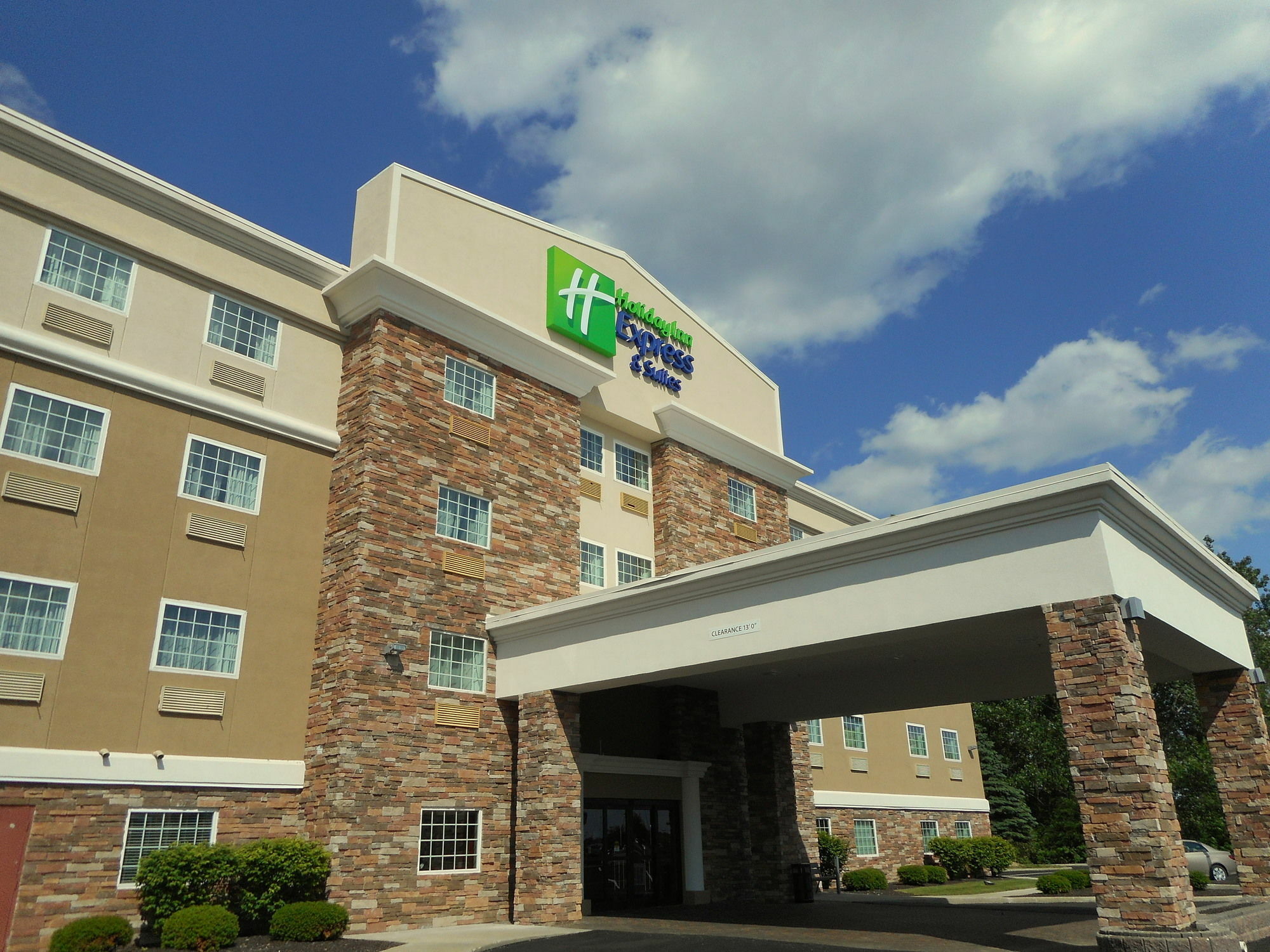 Holiday Inn Express & Suites Carmel North - Westfield By Ihg Exterior photo