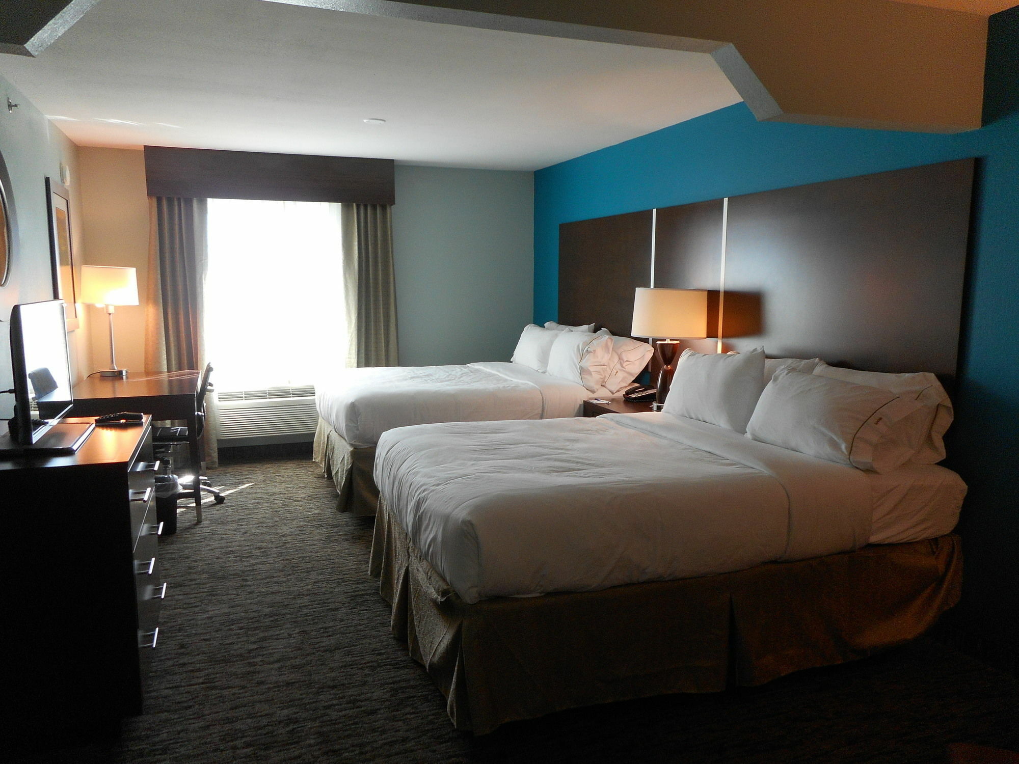 Holiday Inn Express & Suites Carmel North - Westfield By Ihg Exterior photo